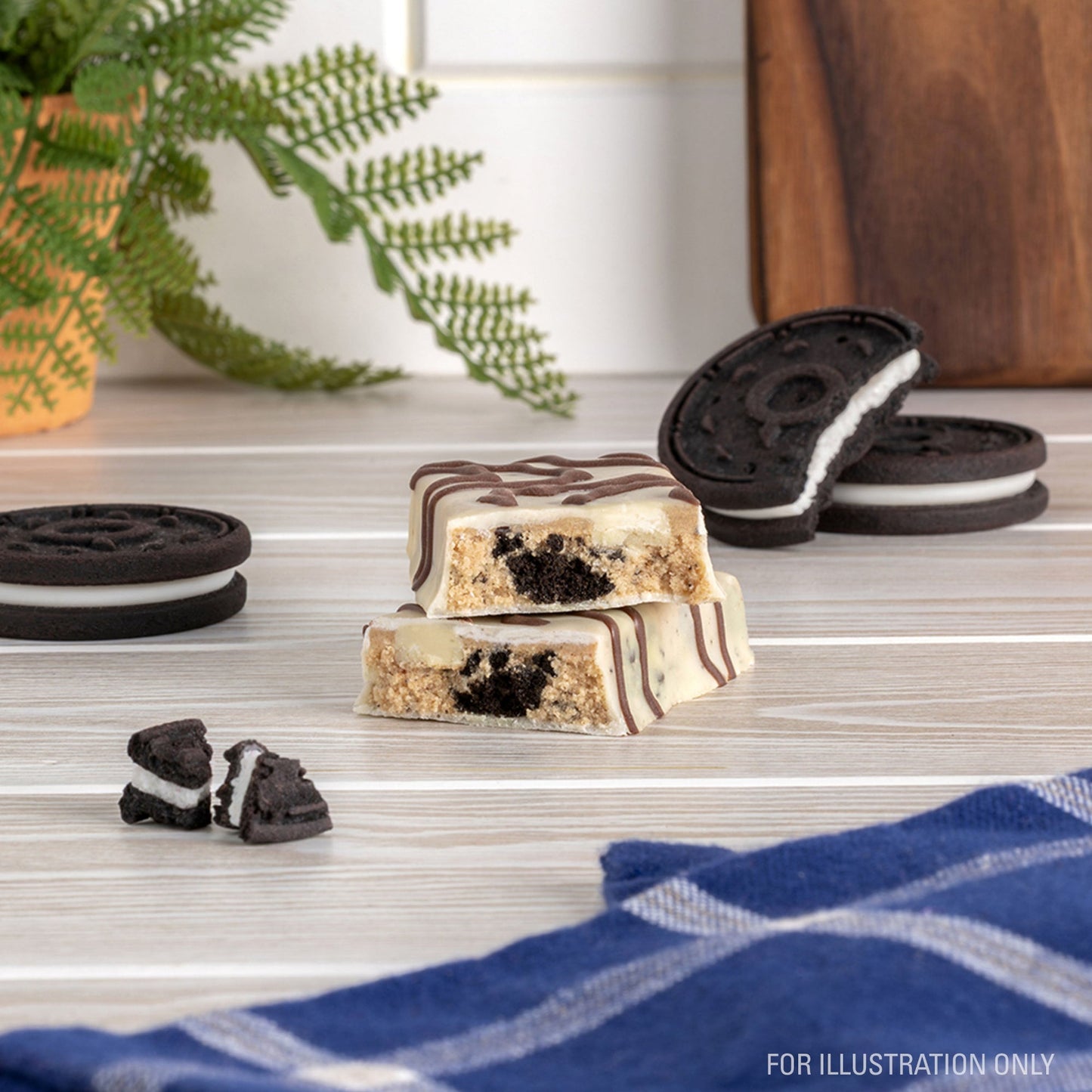 dipped-cookies-and-cream-protein-bars-o2 15807_QN_USA_ProteinBar_CAC_InterimAssetUpdate_Digital-Dipped-ProductCarouselSet_Tabletop1.jpg